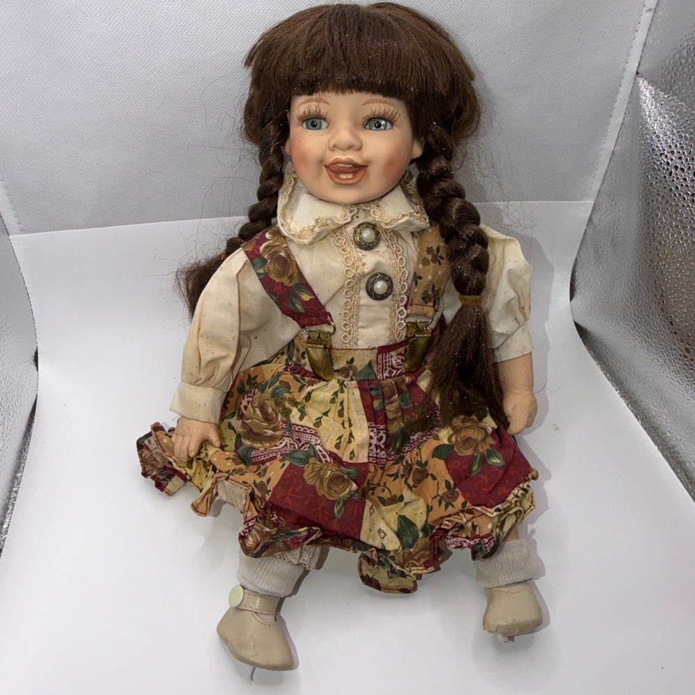 Heritage Mint "Sitting Pretty" Collection 16in Porcelain Doll Vintage